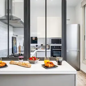 https://le-winter-elegant-central-place-de-parking.fr-provencehotel.com